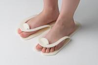 5639_white-line-tapochki-penopolietilen-shampan-5-mm-20-par[1]